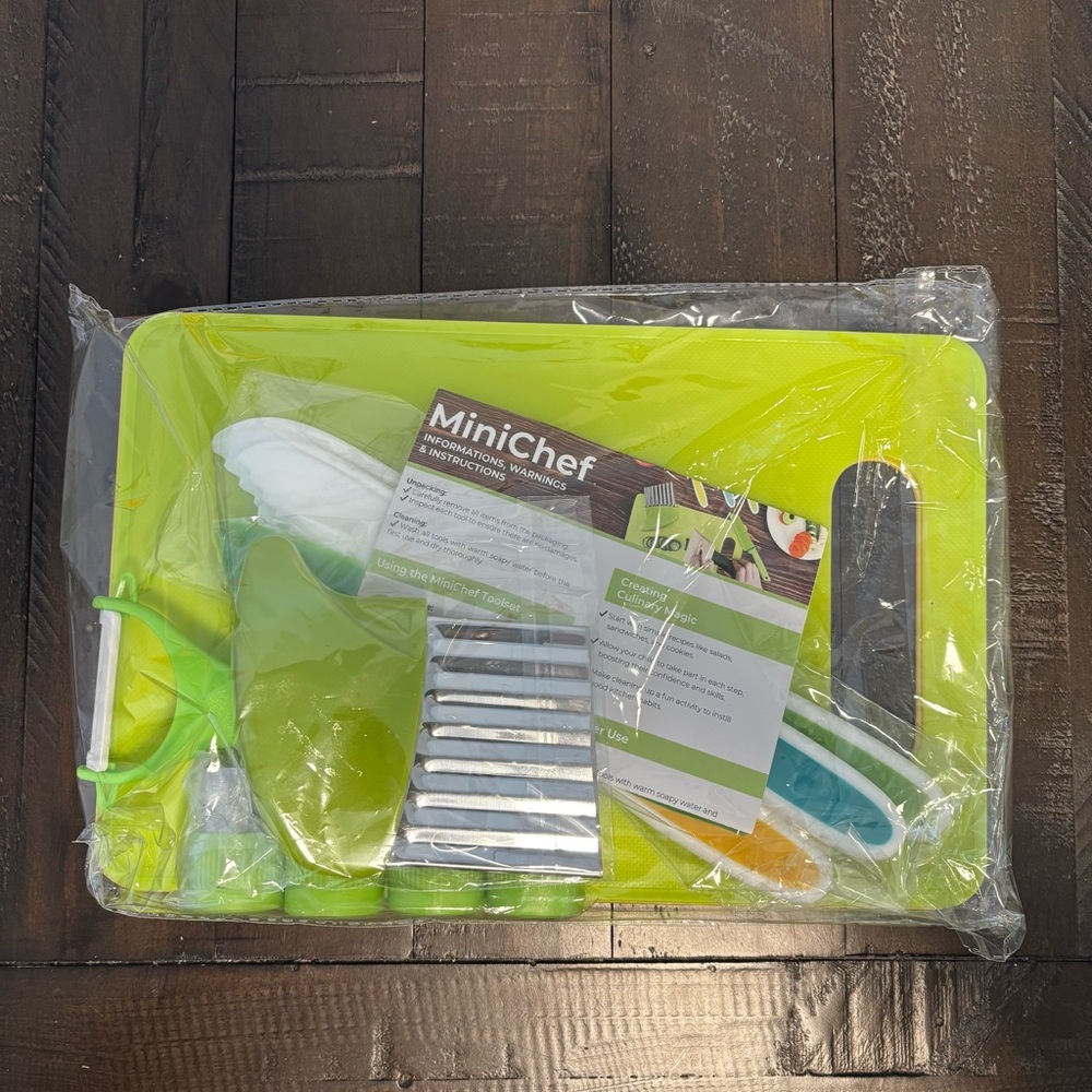 Kids Mini Chef Kit - NWOT